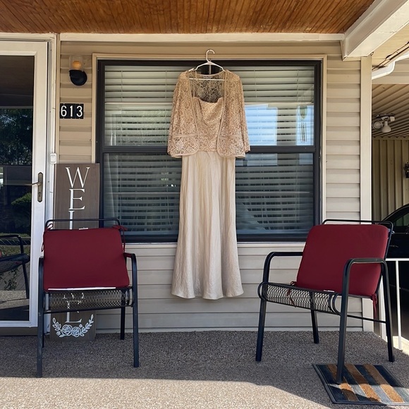 **Beautiful 2 Piece Champagne Gold Gown with lace jacket** - Picture 10 of 10